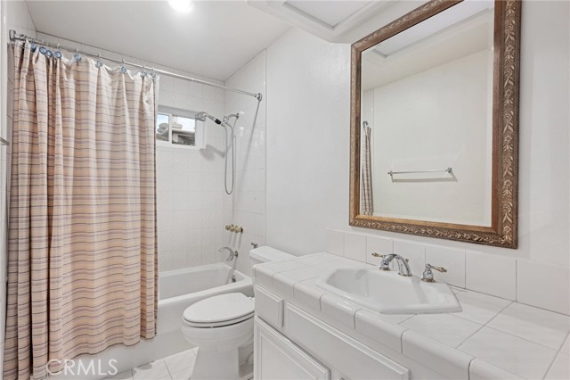 202 Lucia Avenue, Redondo Beach, California 90277, 5 Bedrooms Bedrooms, ,3 BathroomsBathrooms,Residential,Sold,Lucia,SB21191520