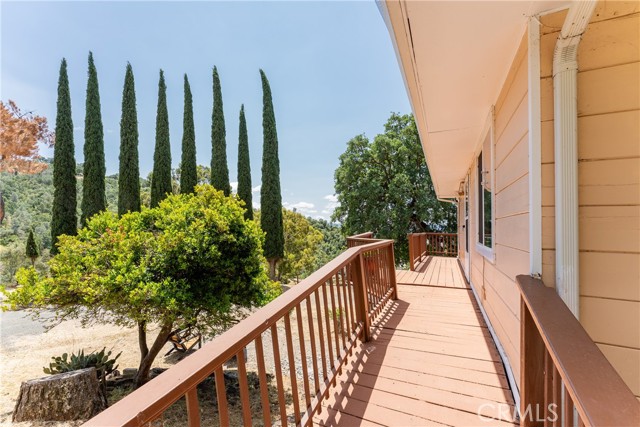 Detail Gallery Image 5 of 32 For 3788 Lakeview Terrace, Lucerne,  CA 95458 - 4 Beds | 2 Baths
