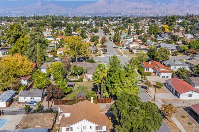 838 838 College Ave, Redlands CA: https://media.crmls.org/medias/8e5b2b71-f4f3-4941-a29b-c2c19e271cab.jpg