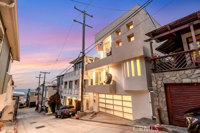 Detail Gallery Image 2 of 36 For 129 Moonstone St, Manhattan Beach,  CA 90266 - 3 Beds | 4 Baths