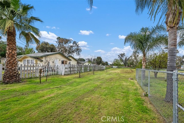 142 Hope Street, Ramona CA: https://media.crmls.org/medias/8e5c4721-c405-40e5-90fd-75a99bac671f.jpg