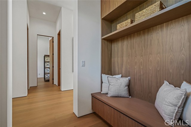 4219 Costello Avenue, Sherman Oaks CA: https://media.crmls.org/medias/8e5c51f8-920f-4e6d-8c24-650cb73a4c88.jpg