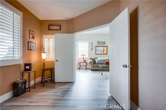 11327 La Brisa Circle, Fontana CA: https://media.crmls.org/medias/8e5c5faa-c9ee-40df-84f4-8213d276ccf3.jpg