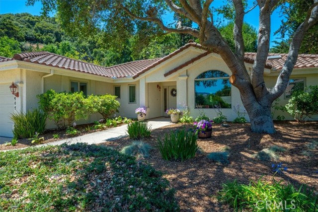 1989 Royal, San Luis Obispo CA: https://media.crmls.org/medias/8e5cb677-cd8b-4ced-85ac-c7a44983491e.jpg