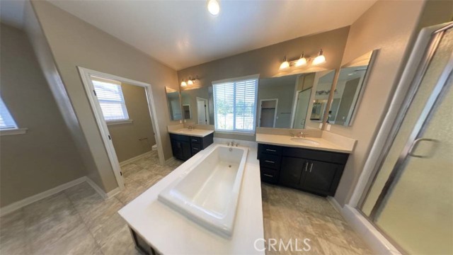 Detail Gallery Image 8 of 29 For 31338 Brush Creek Cir, Temecula,  CA 92591 - 5 Beds | 3/1 Baths