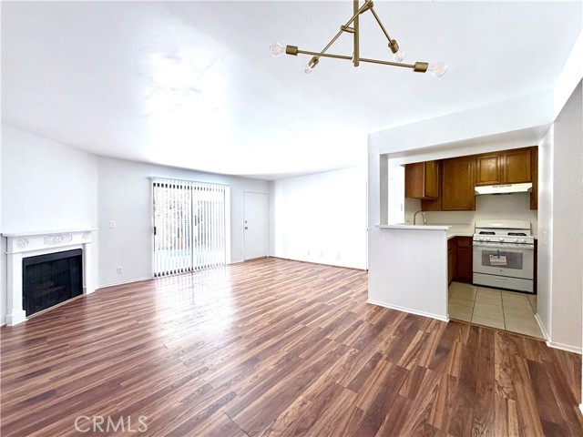 Detail Gallery Image 4 of 10 For 13512 Moorpark St #103,  Sherman Oaks,  CA 91423 - 1 Beds | 1 Baths