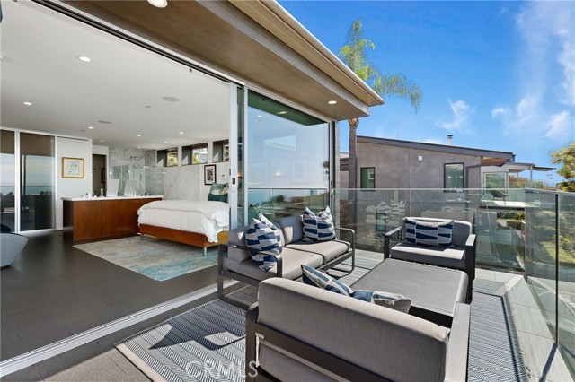 Detail Gallery Image 28 of 73 For 1088 Del Mar Ave, Laguna Beach,  CA 92651 - 4 Beds | 4/1 Baths
