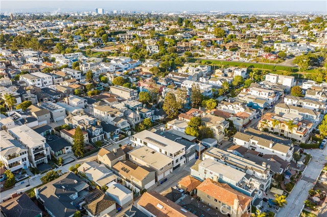 420 5th Street, Manhattan Beach, California 90266, 5 Bedrooms Bedrooms, ,2 BathroomsBathrooms,Residential,Sold,5th,SB21182348