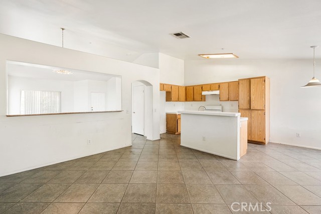 Detail Gallery Image 7 of 33 For 16205 Seville Ave, Fontana,  CA 92335 - 4 Beds | 2 Baths