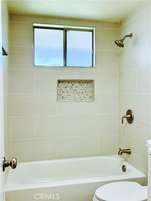 Detail Gallery Image 14 of 27 For 2105 E Petunia, Glendora,  CA 91740 - 3 Beds | 2 Baths