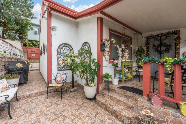 Detail Gallery Image 11 of 49 For 3812 Middlebury, Los Angeles,  CA 90004 - 3 Beds | 2/1 Baths