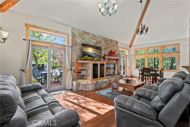 Detail Gallery Image 14 of 38 For 1034 Teakwood, Lake Arrowhead,  CA 92352 - 4 Beds | 3 Baths