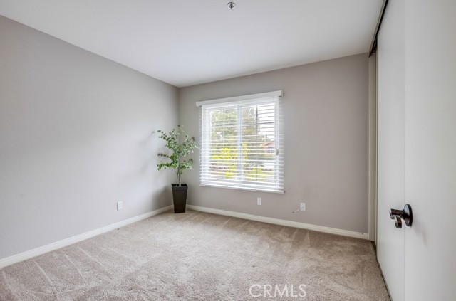 253 Gallery Way, Tustin CA: https://media.crmls.org/medias/8e620936-f98f-4c1f-82aa-35f6962a2b37.jpg