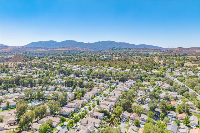 Detail Gallery Image 64 of 65 For 20019 Nutcracker Ct, Canyon Country,  CA 91351 - 4 Beds | 2/1 Baths