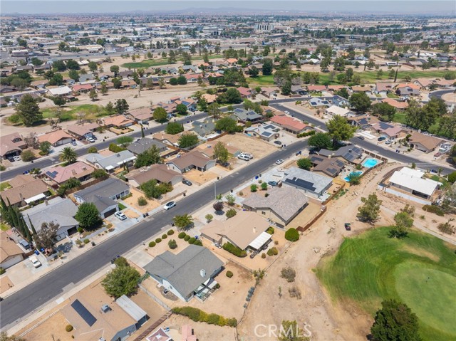 13745 Bel Air Drive, Victorville CA: https://media.crmls.org/medias/8e622a84-0870-4a3c-a039-5298cfc700ad.jpg