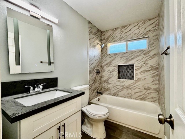 Detail Gallery Image 11 of 16 For 17092 Emerald #4,  Huntington Beach,  CA 92647 - 1 Beds | 1 Baths