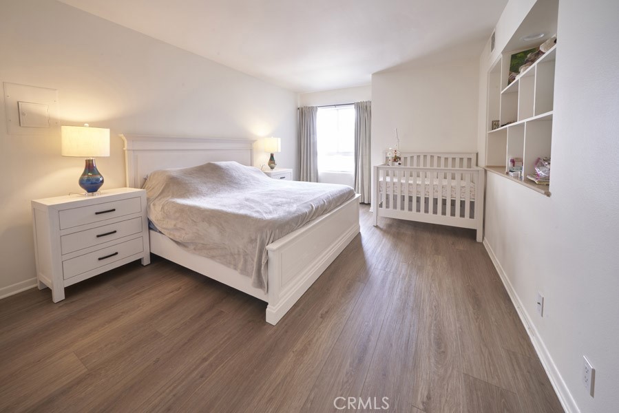 https://media.crmls.org/medias/8e64aae3-27b4-413a-99b5-aaf3ab254f43.jpg?preset=X-Large