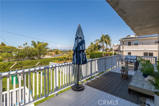 523 Juanita Avenue, Redondo Beach, California 90277, 5 Bedrooms Bedrooms, ,2 BathroomsBathrooms,Residential,Sold,Juanita,SB22083866