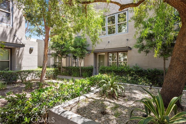 253 N Bush Street, Santa Ana CA: https://media.crmls.org/medias/8e65e517-b947-43c8-a31b-2c3135f3d1d9.jpg