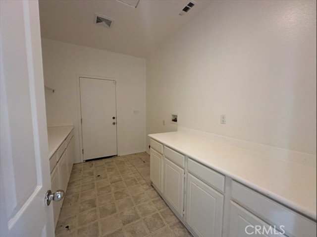 Detail Gallery Image 8 of 11 For 1523 Mendocino Way, Perris,  CA 92571 - 5 Beds | 3 Baths