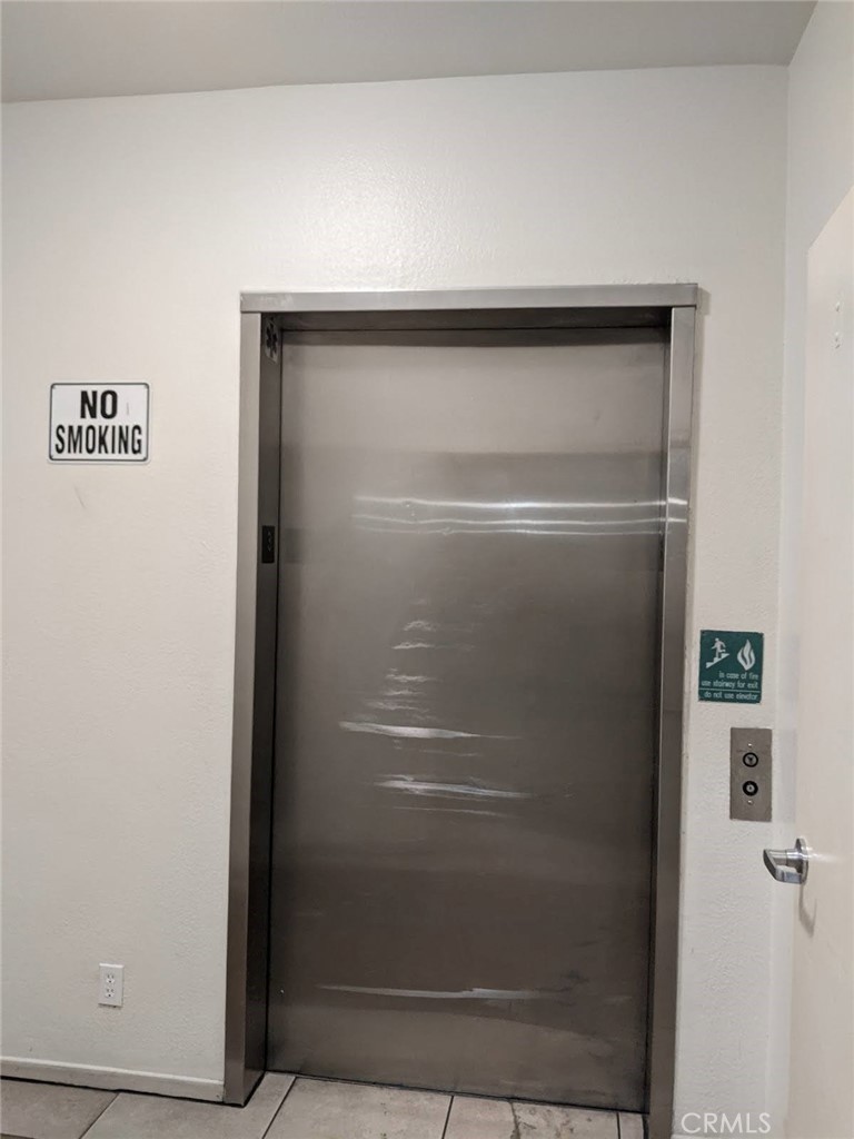https://media.crmls.org/medias/8e670dbc-abdc-43e4-92b9-cff50c2dbc7b.jpg?preset=X-Large