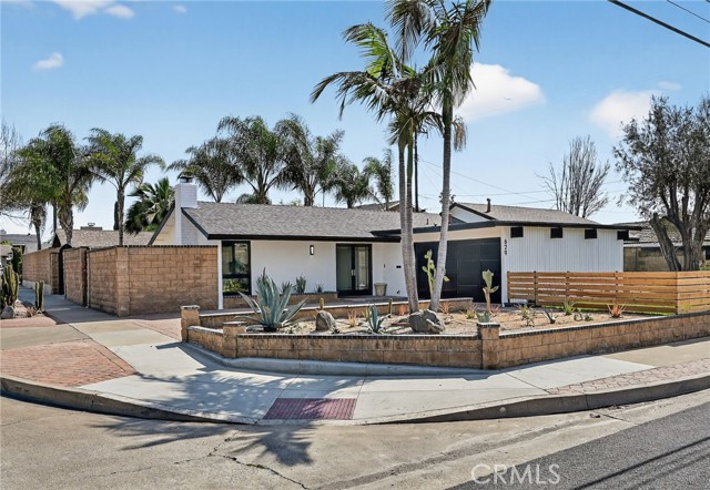 Detail Gallery Image 5 of 27 For 629 S Yorba, Orange,  CA 92869 - 4 Beds | 2 Baths