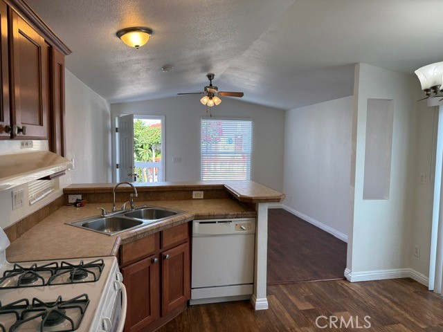 Detail Gallery Image 7 of 17 For 11101 Imperial Highway #48,  Norwalk,  CA 90650 - 1 Beds | 1 Baths