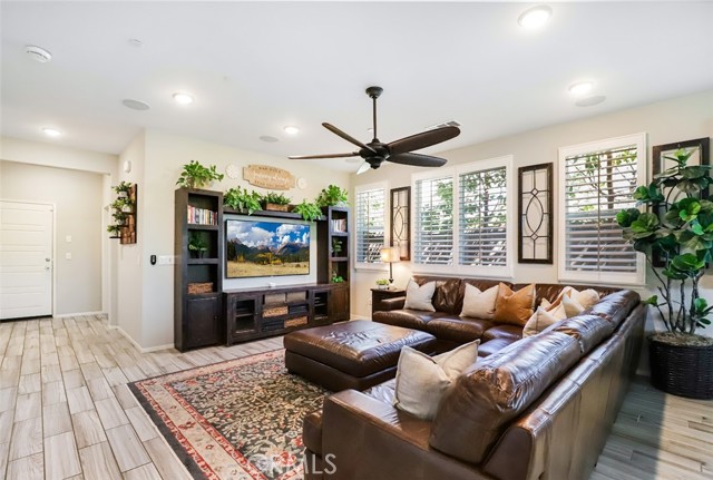 Detail Gallery Image 10 of 34 For 968 Bluebell Way, Beaumont,  CA 92223 - 4 Beds | 3 Baths