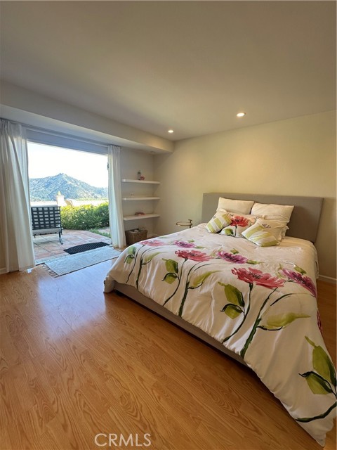 Detail Gallery Image 13 of 25 For 3160 Kirkham Dr, Glendale,  CA 91206 - 4 Beds | 2 Baths