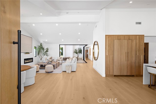 Detail Gallery Image 4 of 35 For 281 Santo Tomas Ave, Costa Mesa,  CA 92627 - 4 Beds | 4/1 Baths