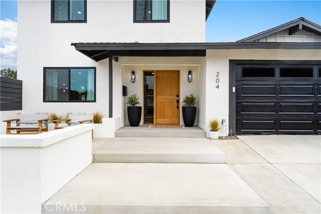 Detail Gallery Image 1 of 30 For 204 E 211th St, Carson,  CA 90745 - 4 Beds | 2 Baths