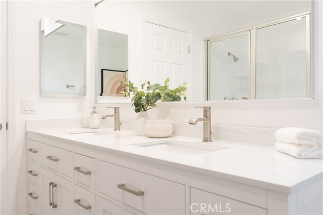 Detail Gallery Image 39 of 75 For 2205 Clark Ln a,  Redondo Beach,  CA 90278 - 3 Beds | 2/1 Baths