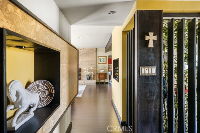 1006 W Pioneer Drive, Anaheim CA: https://media.crmls.org/medias/8e697461-9fc0-4720-964c-7ba9bcd82136.jpg