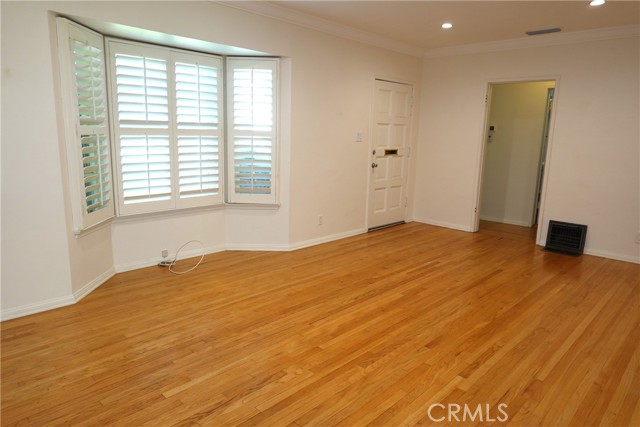 Detail Gallery Image 6 of 23 For 4828 Norwich Ave, Sherman Oaks,  CA 91403 - 2 Beds | 1 Baths