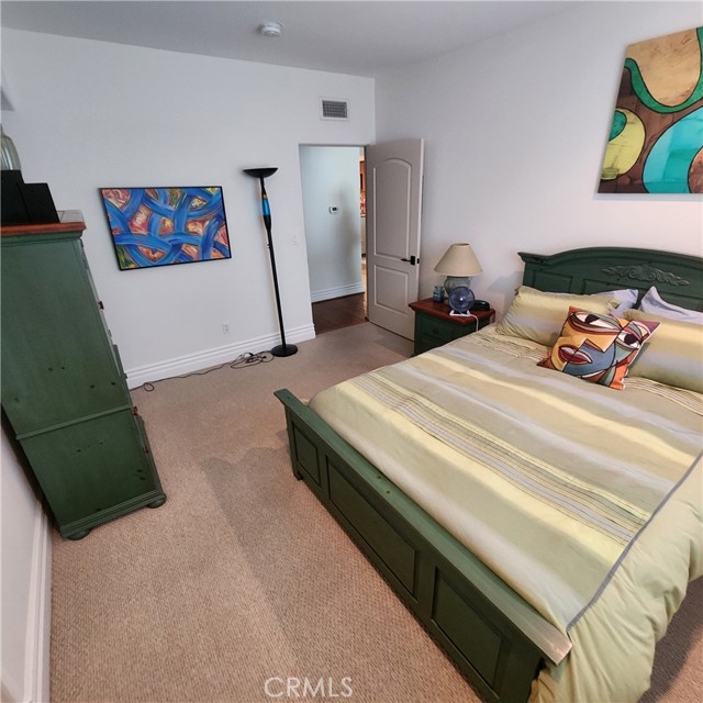 10862 Bloomfield Street, Toluca Lake CA: https://media.crmls.org/medias/8e69d574-dc69-4f32-a7c5-638b73c68a03.jpg