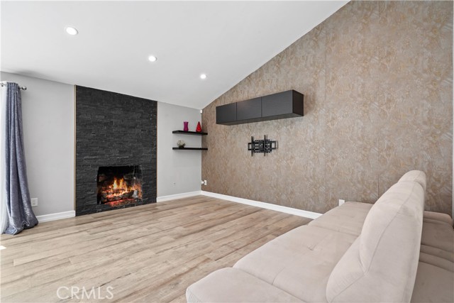 Detail Gallery Image 12 of 39 For 12835 Titian Ave, Granada Hills,  CA 91344 - 3 Beds | 2 Baths