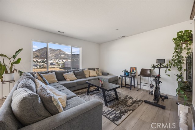 Detail Gallery Image 6 of 22 For 21192 Telegraph, Riverside,  CA 92507 - 6 Beds | 4 Baths