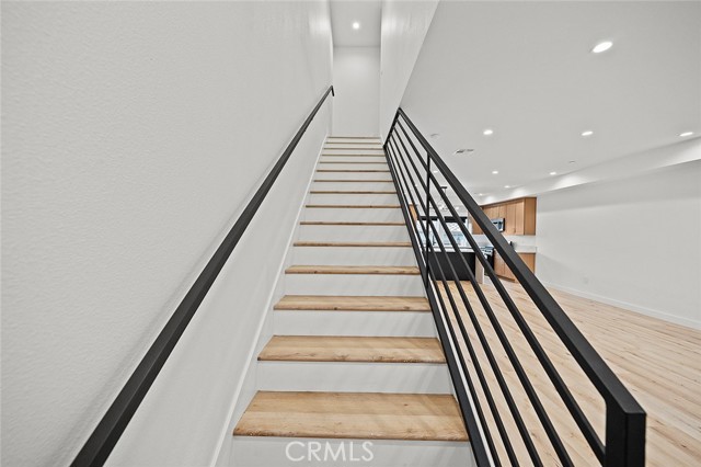 Detail Gallery Image 3 of 27 For 6747 Pickering #C,  Whittier,  CA 90601 - 3 Beds | 2/1 Baths