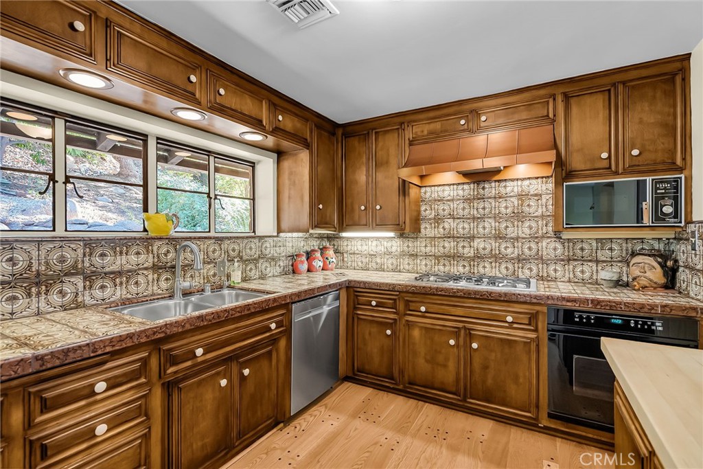 MLS #IV25260007 image #26