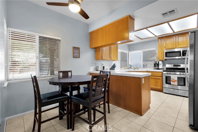 Detail Gallery Image 20 of 62 For 36563 30th St, Palmdale,  CA 93550 - 4 Beds | 3 Baths