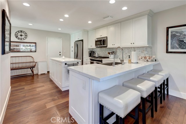 Detail Gallery Image 14 of 29 For 515 Bay Hill Dr, Newport Beach,  CA 92660 - 3 Beds | 2/1 Baths