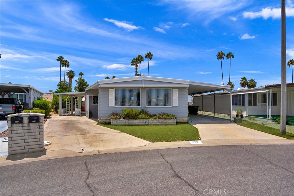 800 San Mateo