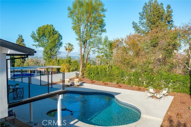 Detail Gallery Image 5 of 54 For 5630 Blanco Ave, Woodland Hills,  CA 91367 - 4 Beds | 4/1 Baths