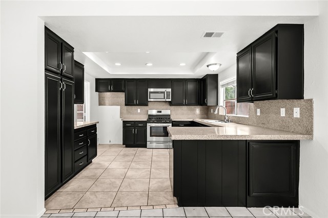 Detail Gallery Image 10 of 45 For 22601 Sheffield Dr, Moreno Valley,  CA 92557 - 5 Beds | 3 Baths