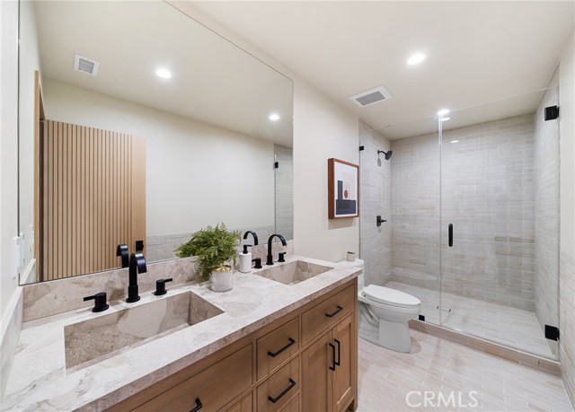 Detail Gallery Image 16 of 25 For 24153 Califa St, Woodland Hills,  CA 91367 - 4 Beds | 3 Baths