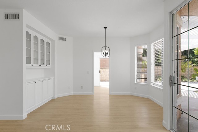 Detail Gallery Image 4 of 23 For 1726 Blossom Ct, Newbury Park,  CA 91320 - 4 Beds | 3 Baths