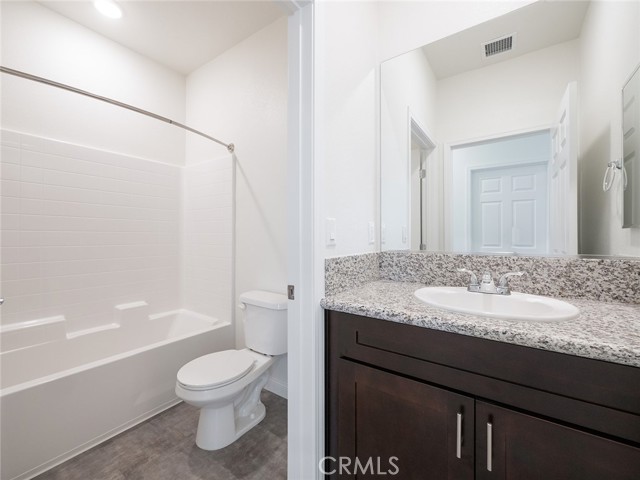 Detail Gallery Image 14 of 21 For 1185 W Grand #3,  Pomona,  CA 91766 - 3 Beds | 3 Baths