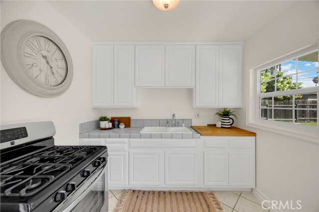 Image 13 of 34 For 10542 Rose Street