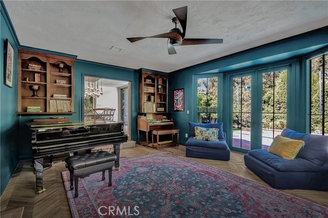 4851 Corbin Avenue, Tarzana CA: https://media.crmls.org/medias/8e6f7778-e633-4fb9-b436-fbb0a9f2e8e7.jpg