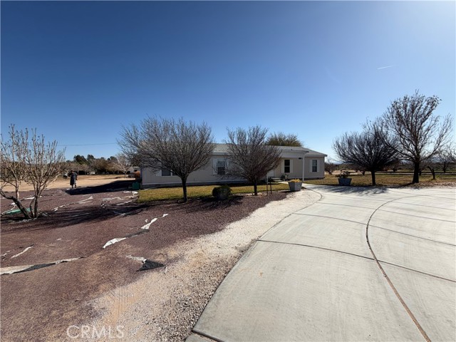 Detail Gallery Image 6 of 19 For 36633 Hidden River, Hinkley,  CA 92347 - 4 Beds | 2 Baths